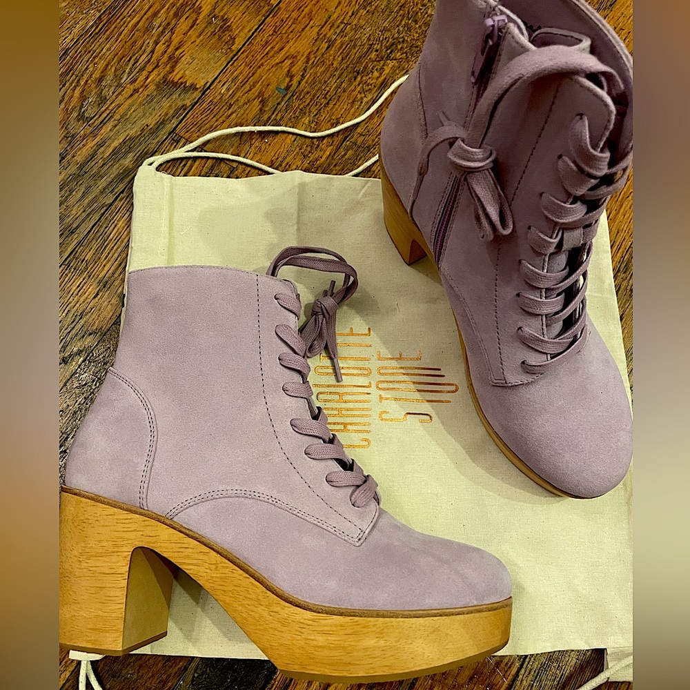 Charlotte Stone Lindy lilac suede clog bootie size 9 NEW with box and wrapping